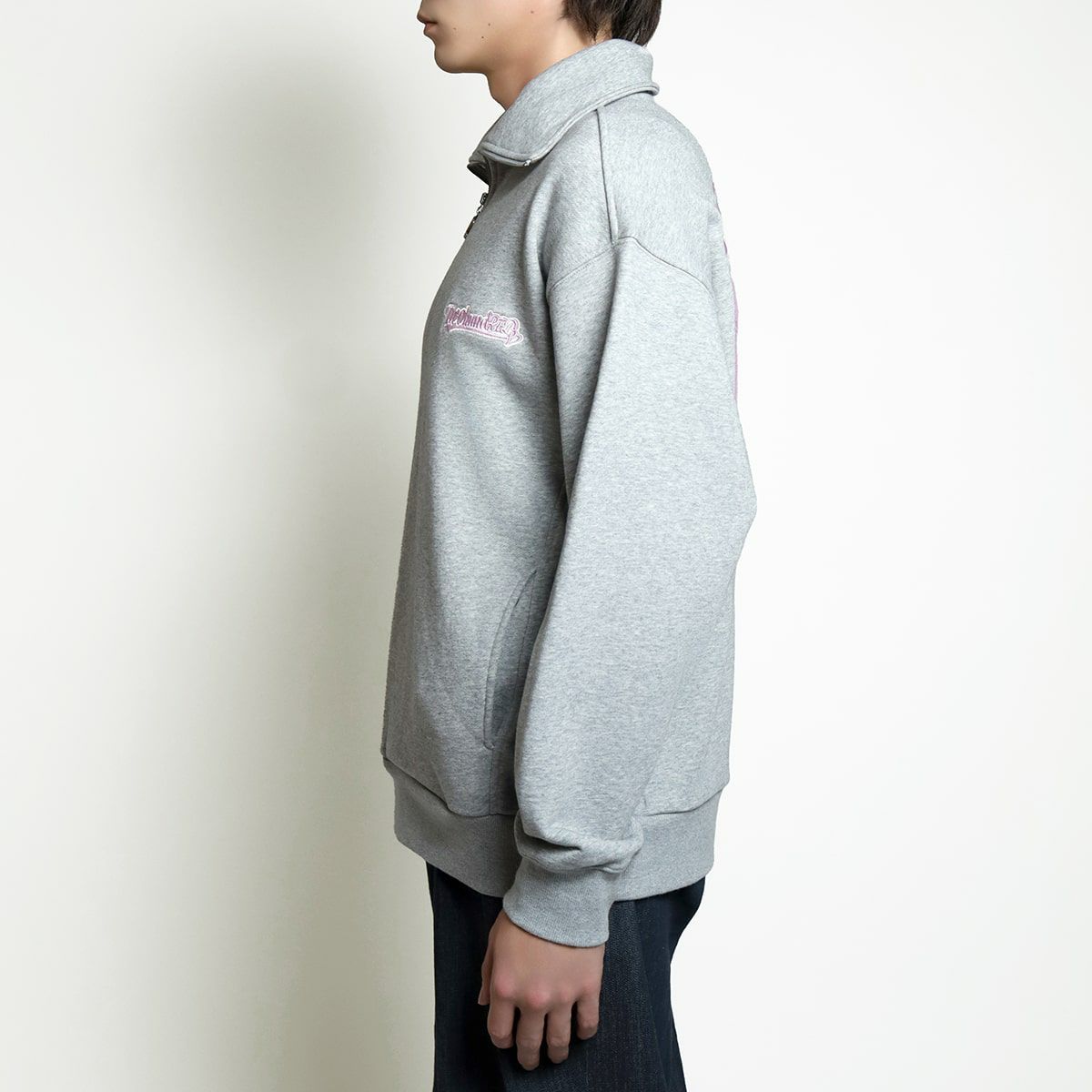 岩橋玄樹　TwohundRED Warm Up Zip Sweat ホワイト 岩橋玄樹プロデュース「TwO hundRED」｜アパレルライン本格始動。野球